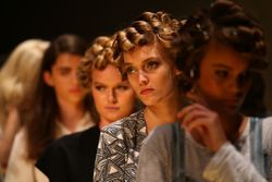23081793_Galanni_backstage_469774654.jpg