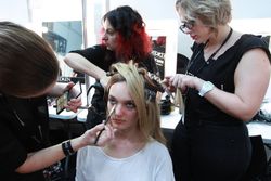 23115460_3_Up_backstage_469877120.jpg