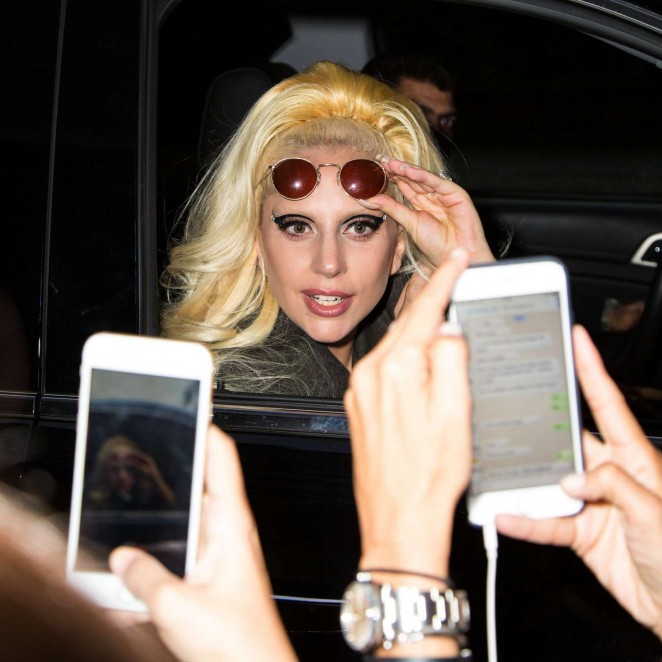 Lady Gaga heads out of her hotel 02 662 x 662